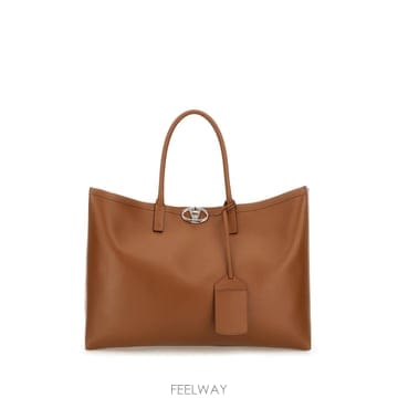 24FW 발렌티노 브라운 레더 미디움 VLogo Locker 쇼핑 백 5Y0B0C93ZZAN58 TP5705