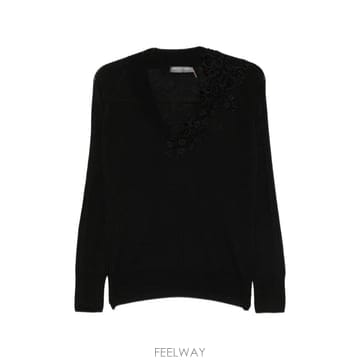 26 FW 에르마노설비노 레이스 트리밍 V넥 스웨터 D494M505APLYY TP459258344