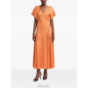 PINKO 26 FW PINKO V�� ���̽��� �̵� �巹�� 106813A3AV TP45581272026 FW PINKO V�� ���̽��� �̵� �巹�� 106813A3AV TP4558