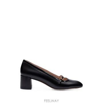 Stuart Weitzman 26 FW ��Ʃ��Ʈ�������� ���� ��Ŭ ��Ʈ�� ������ SO100EANBLK TP45730612126 FW ��Ʃ��Ʈ�������� ���� ��Ŭ ��Ʈ�� ������ SO100EA