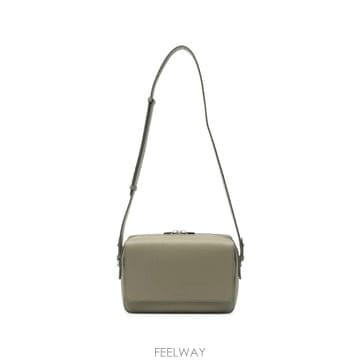 Jacquemus 26 FW ��ũ���� �ڷ��� �׷��̴� ����Ʈ �޽��� �� BAM00434AC03C14 TP45892182126 FW ��ũ���� �ڷ��� �׷��̴� ����Ʈ �޽��� �� BAM004