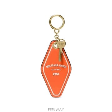 마이클코어스 다이아몬드 셰이프 키 참 PM