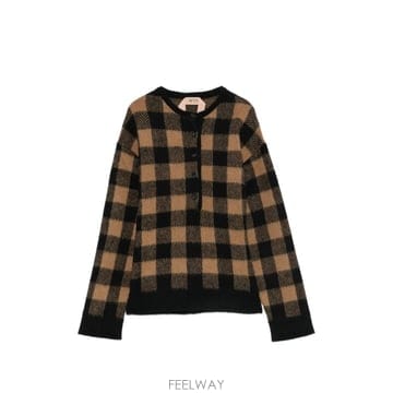26 FW N21 체크 패턴 버튼 업 스웨터 26IN2M0A00370810003 TP459184226