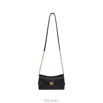 Balenciaga 26 FW �߷��þư� �ε��� ũ�ν� �� 8533892ACFC TP45526750626 FW �߷��þư� �ε��� ũ�ν� �� 8533892ACFC TP455267