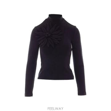 | Other Brand | 26 FW FARM Rio flower applique high neck sweater 360498 TP4526 FW FARM Rio flower applique high neck sweater 36049