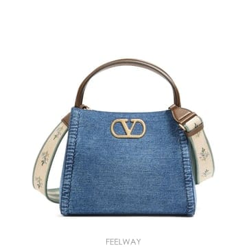 Valentino 26 FW �߷�Ƽ�� ����ٴ� ��Ÿ�� ��Ʈ�� �ڼ� ���� �̵�� �ڵ�� WB0T34JFZ TP45471194826 FW �߷�Ƽ�� ����ٴ� ��Ÿ�� ��Ʈ�� �ڼ� ���� �̵��