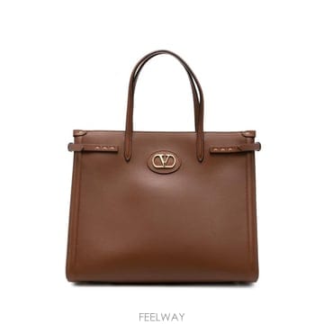 Valentino 26 FW �߷�Ƽ�� ����ٴ� ����ٴ� ��Ƽ�� �̵�� ī����Ų ���� �� W2B0R19YYQ TP4576677026 FW �߷�Ƽ�� ����ٴ� ����ٴ� ��Ƽ�� �̵�� ī����