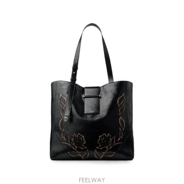 Jimmy Choo 26 FW ������ �� ��Ƽ�� �̵�� ��Ʈ �� BARVERTICALTOTEMEYN TP45754878426 FW ������ �� ��Ƽ�� �̵�� ��Ʈ �� BARVERTICALTOTEM
