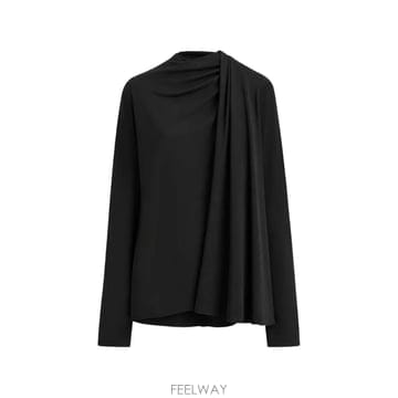 Toteme ���Ϲ�� ���� asymmetric draped blouse black���Ϲ�� ���� asymmetric draped blouse black