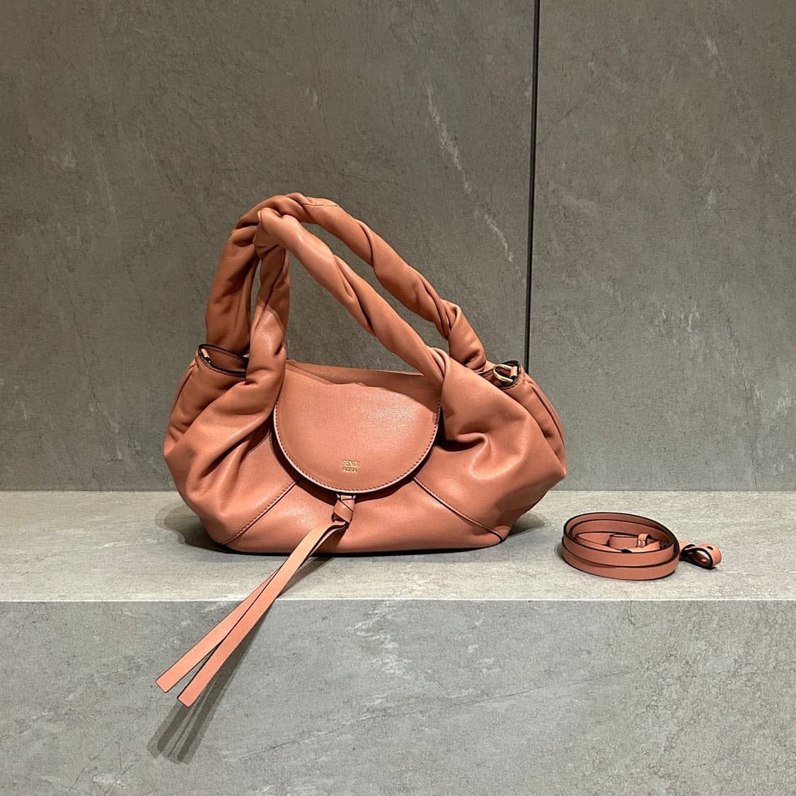 FENDI ��� ������ ���� ���� ����� ������ ���� ���� ��