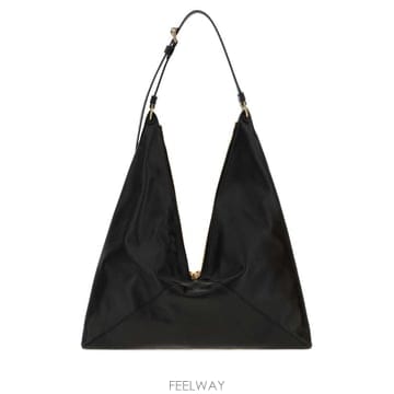 Moschino 26FW ��Ű�� ��Ʈ�� MC4221PP0POA0 000 NERO26FW ��Ű�� ��Ʈ�� MC4221PP0POA0 000 NERO
