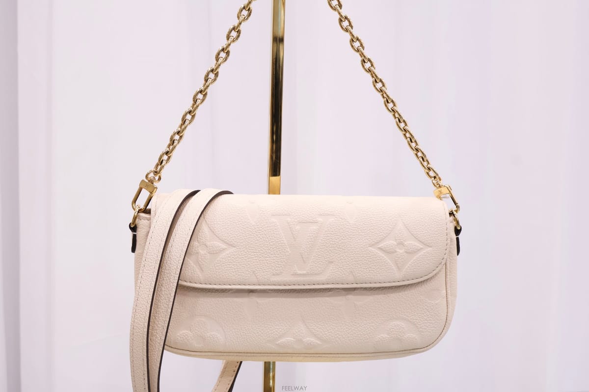Louis Vuitton ���̺��� ���� �� ü�� ���̺� ũ�� ũ�ν� ����� M82210 ��ȭ�����ŷ��̺��� ���� �� ü�� ���̺� ũ�� ũ�ν� ����� M82210