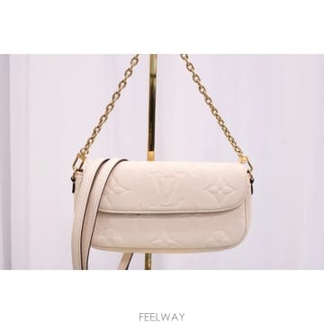 Louis Vuitton �߰� ���̺��� ���� �� ü�� ���̺� ũ�� ũ�ν� ����� M82210 ��ȭ�������߰� ���̺��� ���� �� ü�� ���̺� ũ�� ũ�ν� ����� M