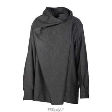 Bottega Veneta 26 FW ���װ� ����Ÿ ��Ʈ������ ���� �巹���� Į�� ���� 2527 861751V6O2026 FW ���װ� ����Ÿ ��Ʈ������ ���� �巹���� Į�� ����