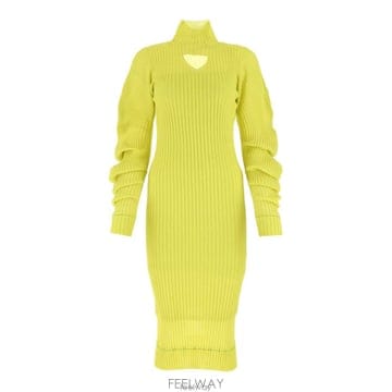 Bottega Veneta 26 FW ���װ� ����Ÿ ��Ʋ�� �ƾƿ� ���� ��Ʈ �巹�� 7275 664686V0ZF026 FW ���װ� ����Ÿ ��Ʋ�� �ƾƿ� ���� ��Ʈ �巹�� 727