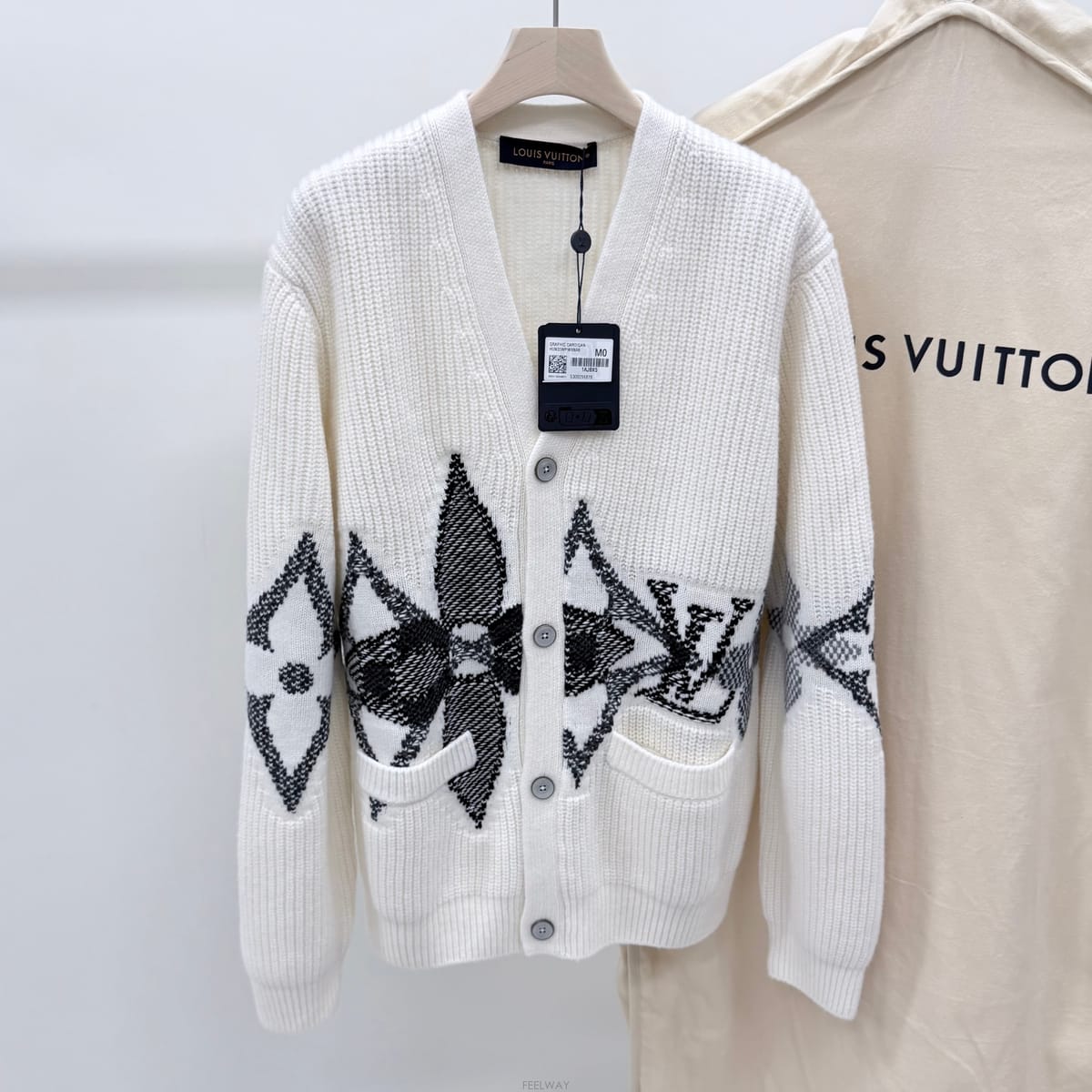 Louis Vuitton [�̻��/M] 26SS ���̺��� �׷��� ��Ʈ ����� ȭ��Ʈ[�̻��/M] 26SS ���̺��� �׷��� ��Ʈ ����� ȭ��Ʈ