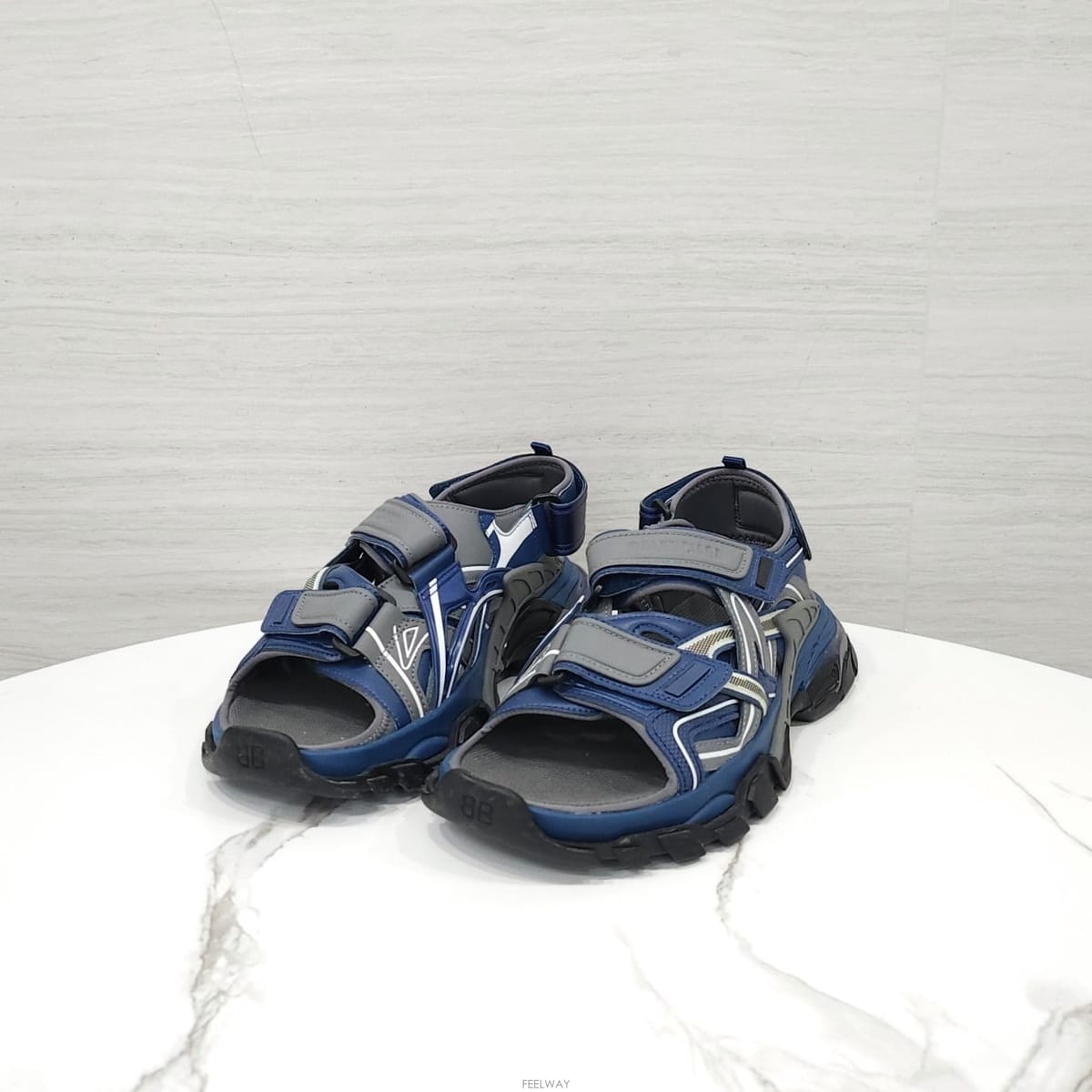 Balenciaga [������] (����ǰ) 42 / �߷��þư� Ʈ�� ��ũ�� ���� ���̺�[������] (����ǰ) 42 / �߷��þư� Ʈ�� ��ũ�� ���� ��