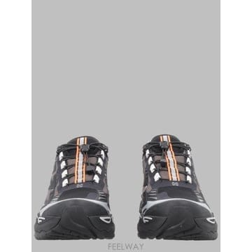 Off White 26FW ����ȭ��Ʈ ����Ŀ�� OF05800001 BLACK BLACK26FW ����ȭ��Ʈ ����Ŀ�� OF05800001 BLACK BLACK