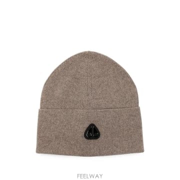 26 FW 무스너클 프로스트 로고 패치 비니 M36MA540 TP458145370