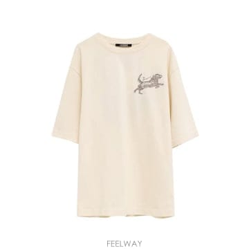 Jacquemus 26 FW ��ũ���� ��Ÿ Ƽ���� TSU00346AJ00226 TP45582007126 FW ��ũ���� ��Ÿ Ƽ���� TSU00346AJ00226 TP455820071