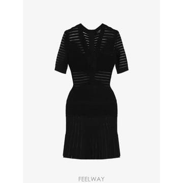 Balmain 26 FW �߸� V�� �ý��� �г� �̴� �巹�� HF1R7515KK10 TP45652635526 FW �߸� V�� �ý��� �г� �̴� �巹�� HF1R7515KK10 TP
