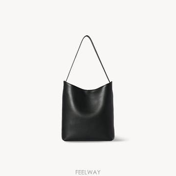 26FW 더로우 ALMA 숄더백 - 블랙 W2153L678BLANS