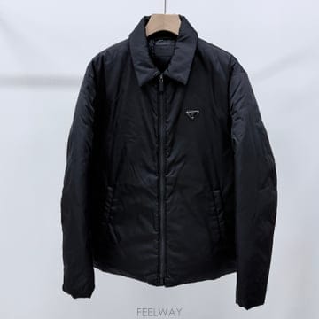 [S+급/2XL] 프라다 삼각로고 리나일론 패딩 자켓 블랙