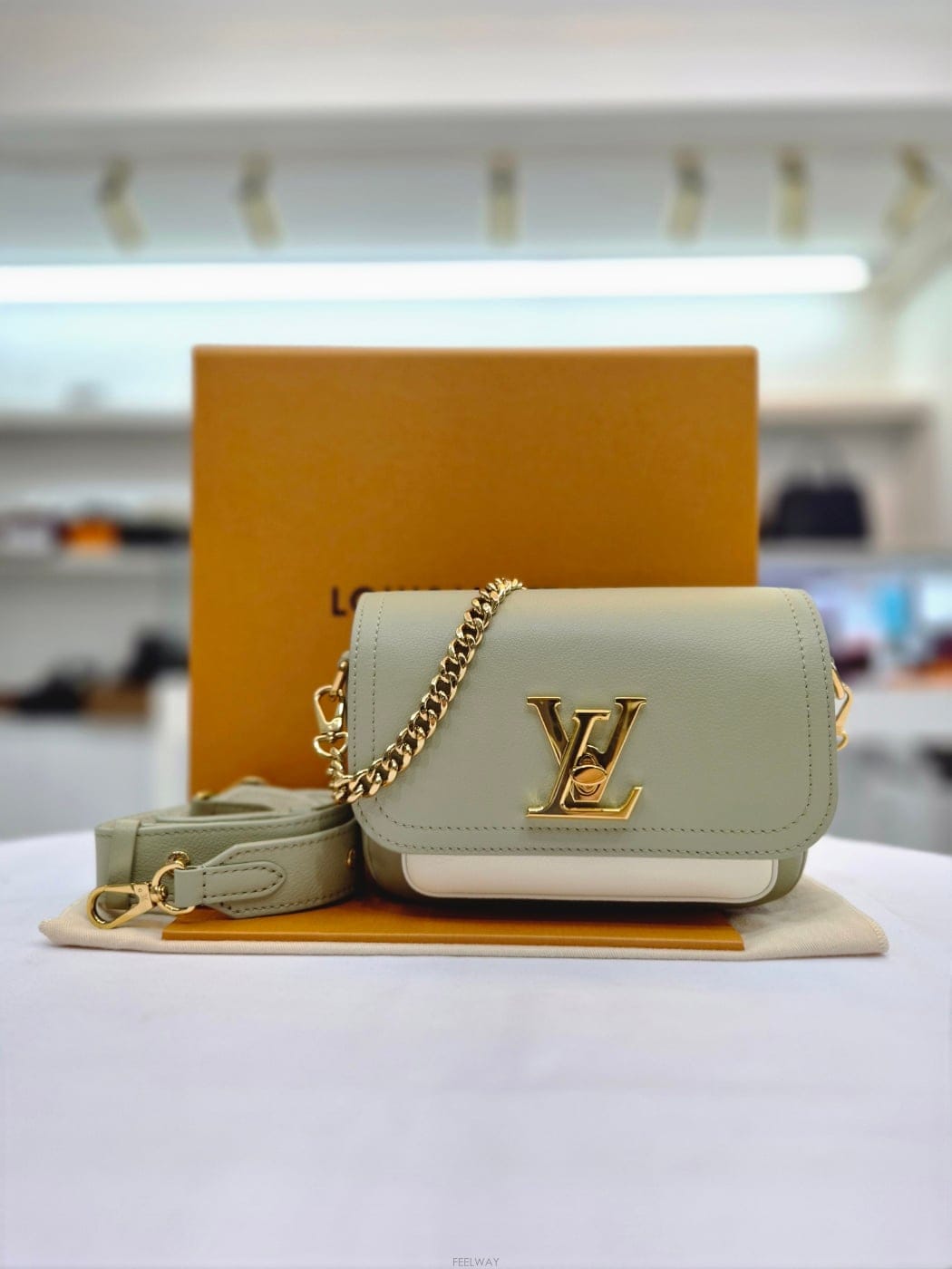 Louis Vuitton ���̺��� ���� �ٴ� �׸� ��� ũ�ν��� M22802 ����Ĩ���̺��� ���� �ٴ� �׸� ��� ũ�ν��� M22802 ����Ĩ