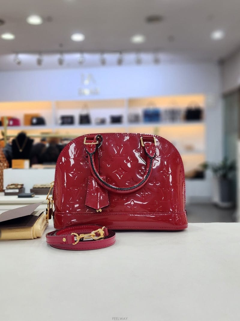 Louis Vuitton ���̺��� ������ �˸� BB ��Ʈ ũ�ν��� M91771���̺��� ������ �˸� BB ��Ʈ ũ�ν��� M91771
