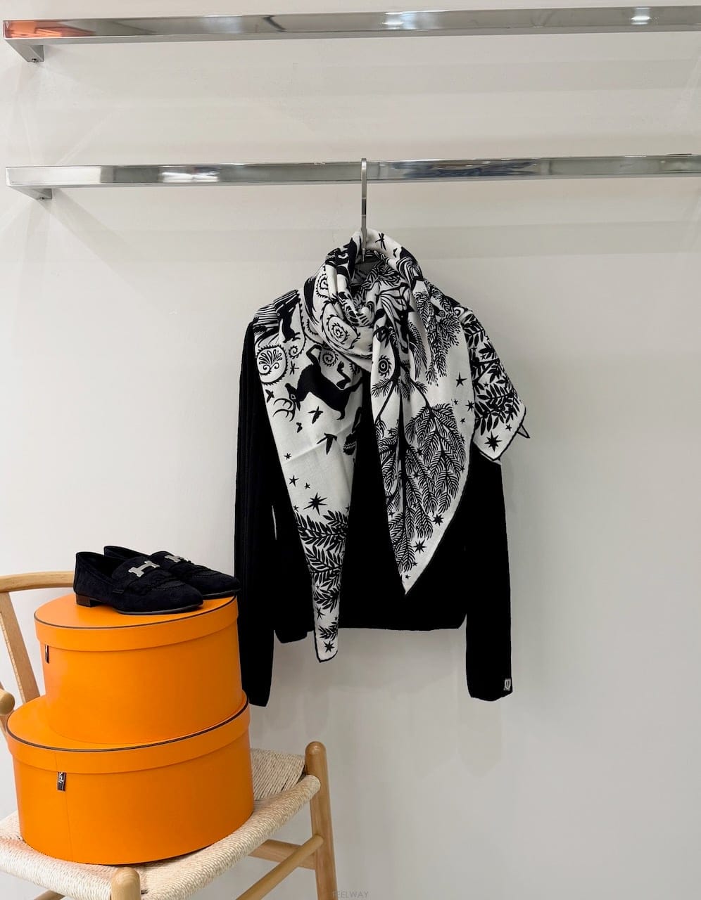HERMES [�������Ÿ�]�����޽� Sous le Charme Orphee ĳ�ù̾� �� ��ī�� 140cm[�������Ÿ�]�����޽� Sous le Charme Orphee ĳ�ù̾� ��