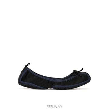 Balenciaga 26FW �߷��þư� �߷� ����Ŀ�� 871962 WBLLT1000 BLACK26FW �߷��þư� �߷� ����Ŀ�� 871962 WBLLT1000 BLACK