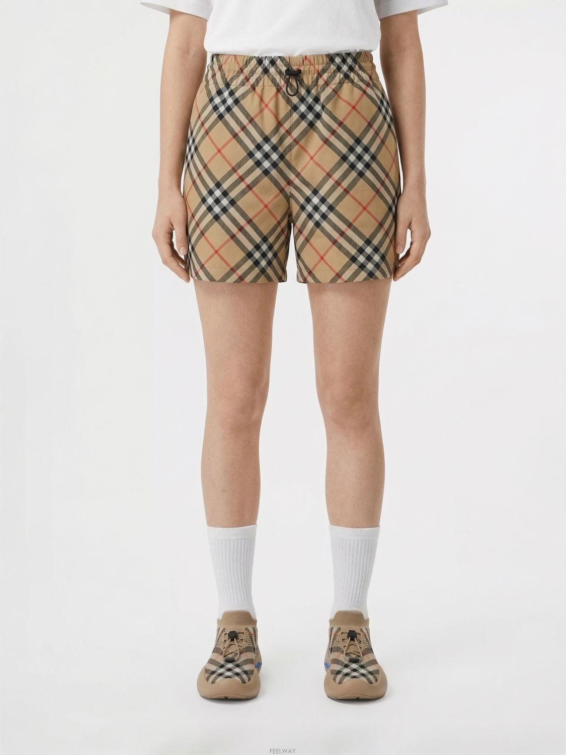 Burberry [A6] ������ 8106890 ���� ���� 8106890-022[A6] ������ 8106890 ���� ���� 8106890-022