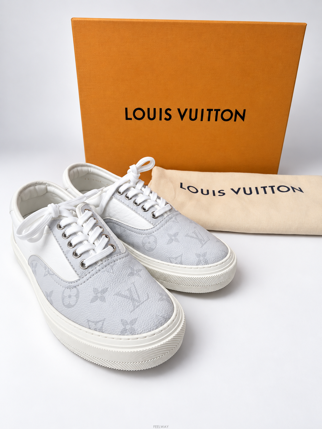 Louis Vuitton [���Ÿ�����]�ڴ��Ϲ�ۡ� ���̺��� Ʈ��ī���� ���׷� ����Ŀ��[���Ÿ�����]���Ϲ�� ���̺��� Ʈ��ī���� ���׷� ����