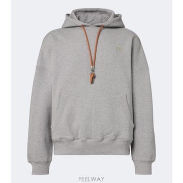 Loewe 26 FW �ο��� Anagram ��ư �ø��� �ĵ�Ƽ TP58201578926 FW �ο��� Anagram ��ư �ø��� �ĵ�Ƽ TP582015789