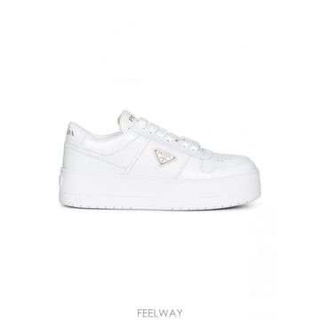 PRADA 26FW ����� ȭ��Ʈ �ٿ�Ÿ�� Bold ����Ŀ�� 1E792MD0503LPHF0009 TP58140271126FW ����� ȭ��Ʈ �ٿ�Ÿ�� Bold ����Ŀ�� 1E792MD0503L