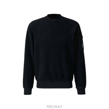 CP company 26FW C P  ���۴� ���� ����Ʈ ���� with ���� �� �� �ΰ� ��ġ on the ������ in ��ư26FW C P  ���۴� ���� ����Ʈ ���� with ���� �� �� ��