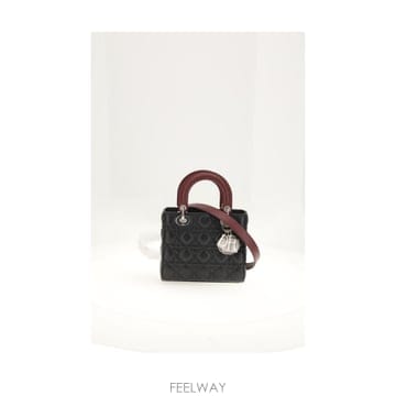 DIOR [K68]��� M0531OUQC 976 ���� ����� ũ�ν��� ��Ŷ�� ž�ڵ�� SMALL LADY DIOR B[K68]��� M0531OUQC 976 ���� ����� ũ�ν��� ��Ŷ�� ž
