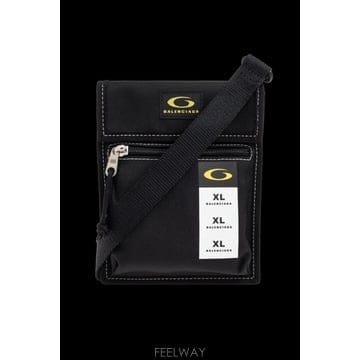 Balenciaga 26SS �߷��þư� ũ�ν��ٵ� ���� 6559822ABZF1078 TP57838893126SS �߷��þư� ũ�ν��ٵ� ���� 6559822ABZF1078 TP5783
