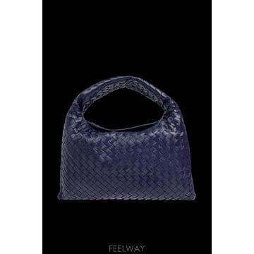 26SS 보테가 베네타 Hop 블루 숄더 백 with Intreccio 모티브 in 레더 for 여성 796