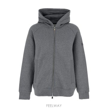 TATRAS 25FW ŸƮ�� Baccaro Grey ����Ʈ ���� with �ĵ� �� �ΰ� ��ġ on the ������ in25FW ŸƮ�� Baccaro Grey ����Ʈ ���� with �ĵ� �� ��