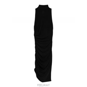 Jacquemus 25FW ��ũ���� La Robe Piazza Courte ���� �巹�� with ���� �� �� ���� ������ in25FW ��ũ���� La Robe Piazza Courte ���� �巹�� with 