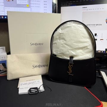 생로랑 스무스 레더 LE 5 A 7 미니 호보백 블랙 710318-2R20W-1000