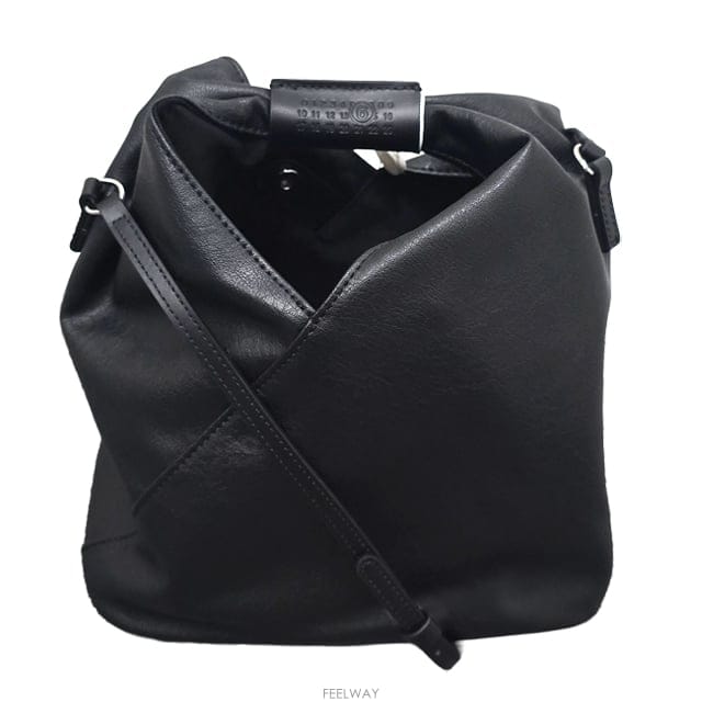 MM6 ���� �����丮 26FW MM6 ���� ���������� ���д��� ũ�ν� �ٵ�� SB6WD0026 P8396 T8013���� �����丮 26FW MM6 ���� ���������� ���д��� ũ�ν�