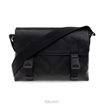 [비엔비명품관] BURBERRY 버버리 남성 엠보싱 체크 버클 메신저백 크로스백