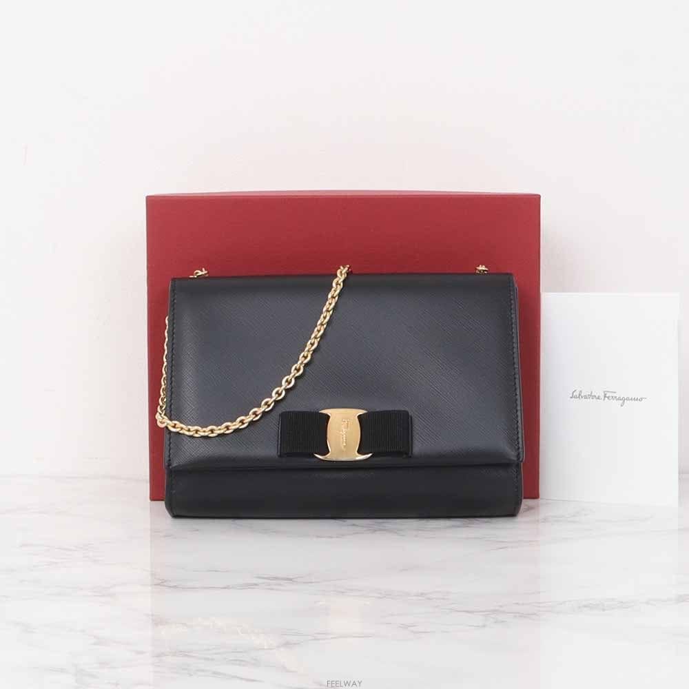 Ferragamo ��󰡸� 22B558 ���� ���ǾƳ� ���� �ٶ� ���� ���� ü�� ũ�ν�����󰡸� 22B558 ���� ���ǾƳ� ���� �ٶ� ���� ���� ü��