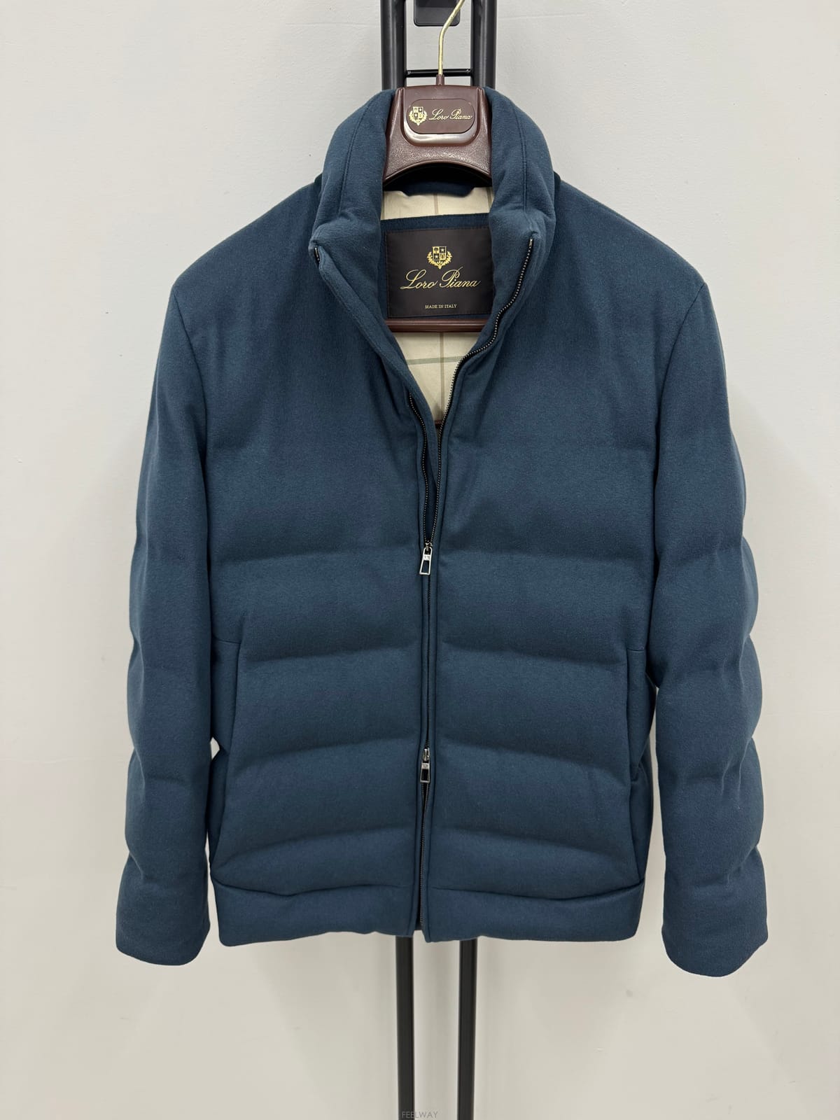 Loro Piana (���� ���Ϲ߼�) �η��ǾƳ� �ʸ�� ĳ�ù̾� �е� ����(���� ���Ϲ߼�) �η��ǾƳ� �ʸ�� ĳ�ù̾� �е� ����