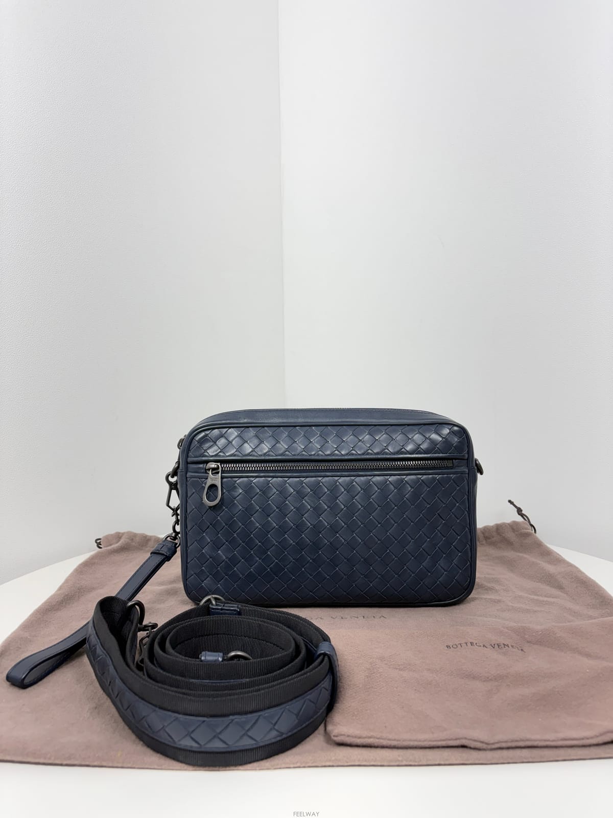 Bottega Veneta ���װ�����Ÿ ��Ʈ��ġ���� Ŭ��ġ ũ�ν��麸�װ�����Ÿ ��Ʈ��ġ���� Ŭ��ġ ũ�ν���