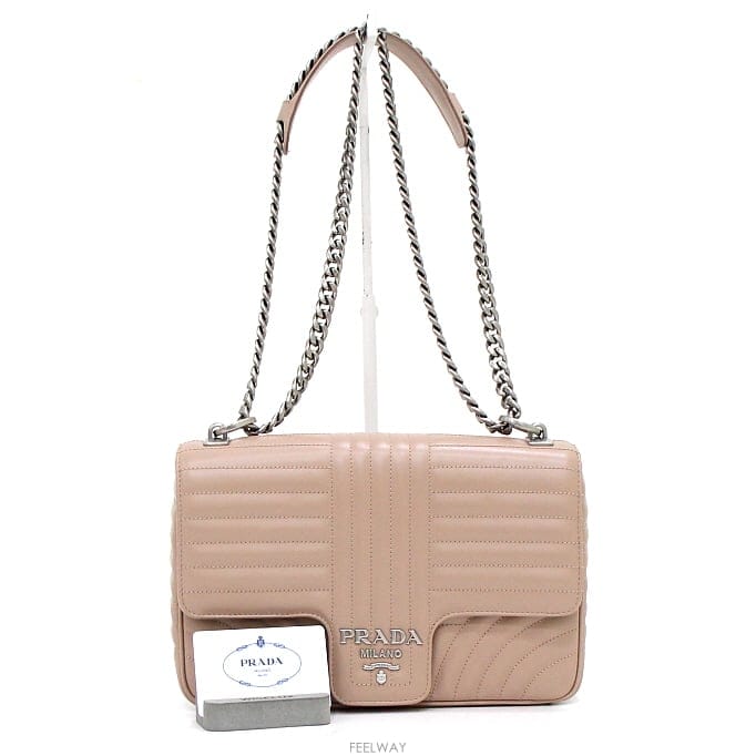 PRADA ����� 1BD135 ���̾Ʊ׷� ���� ����ü�� ����� �� ũ�ν���aa68510����� 1BD135 ���̾Ʊ׷� ���� ����ü�� ����� �� ũ��