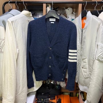 Thom Browne [3������]����� ��Ʋ���� �缱 Ŭ���� ����� ���̺� ���� MKC353A-01085-415[3������]����� ��Ʋ���� �缱 Ŭ���� ����� ���̺� 