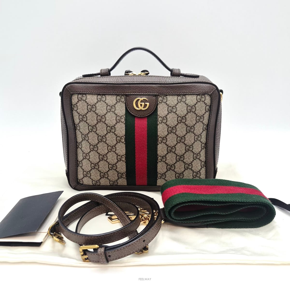 GUCCI ���� GG ���ǵ�� �Ｑ ���� ī�޶�� 550622���� GG ���ǵ�� �Ｑ ���� ī�޶�� 550622